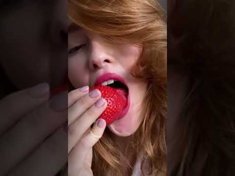 How to eat Strawberry by JiaLissa