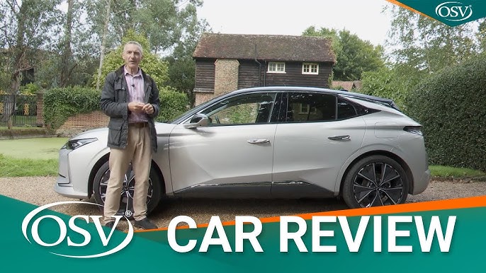 BEST HYBRID CROSSOVER Money Can Buy? DS 4 E-Tense Review! 