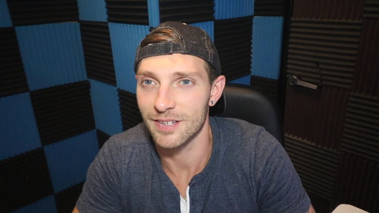 Self Lip Piercing/Stretching Update YouTube