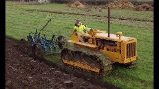 Caterpillar D4 Ploughing