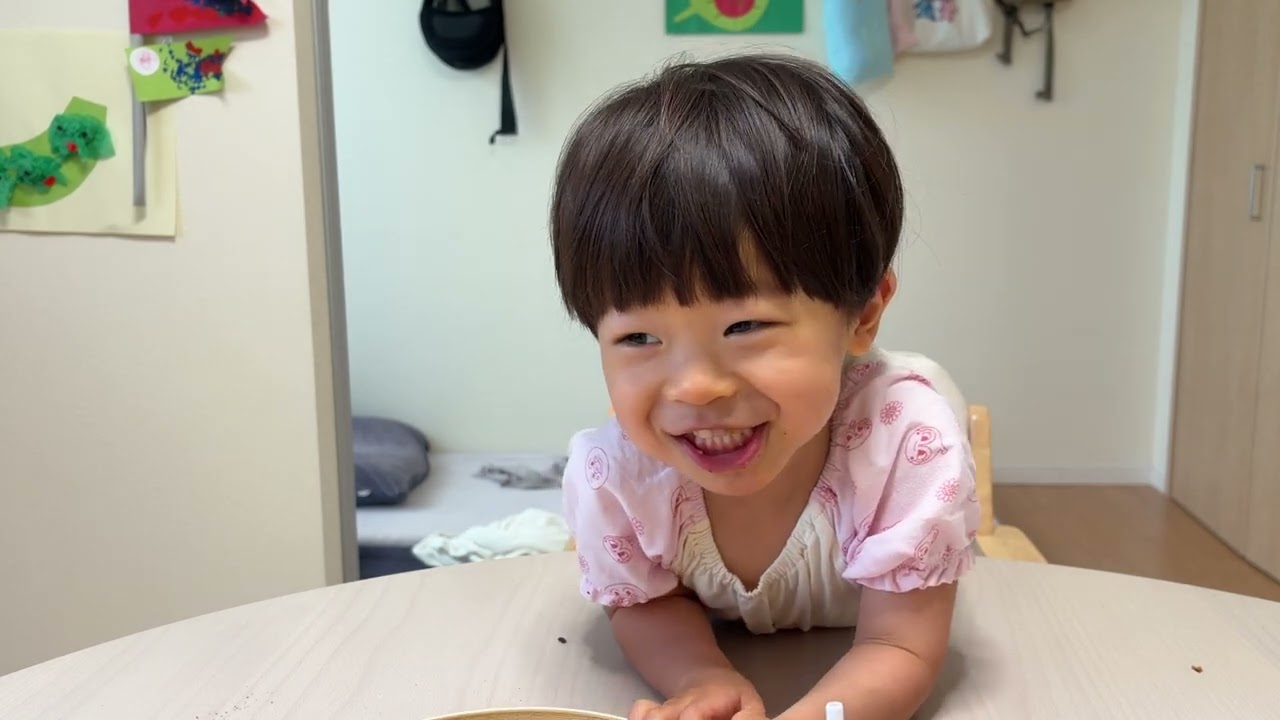 🌈 Japanese Toddler Wants Dad's Toast Instead — A Slow Morning
