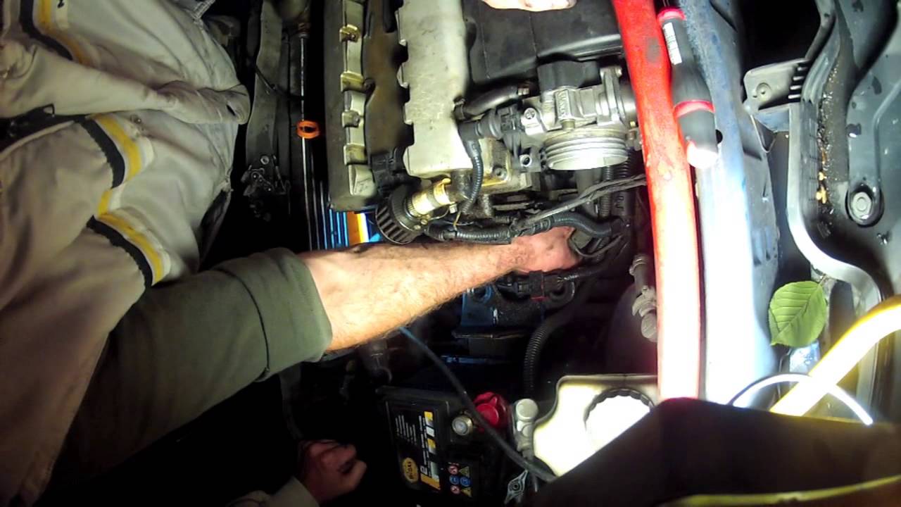 Peugeot 106 s16: Démonter le démarreur - YouTube