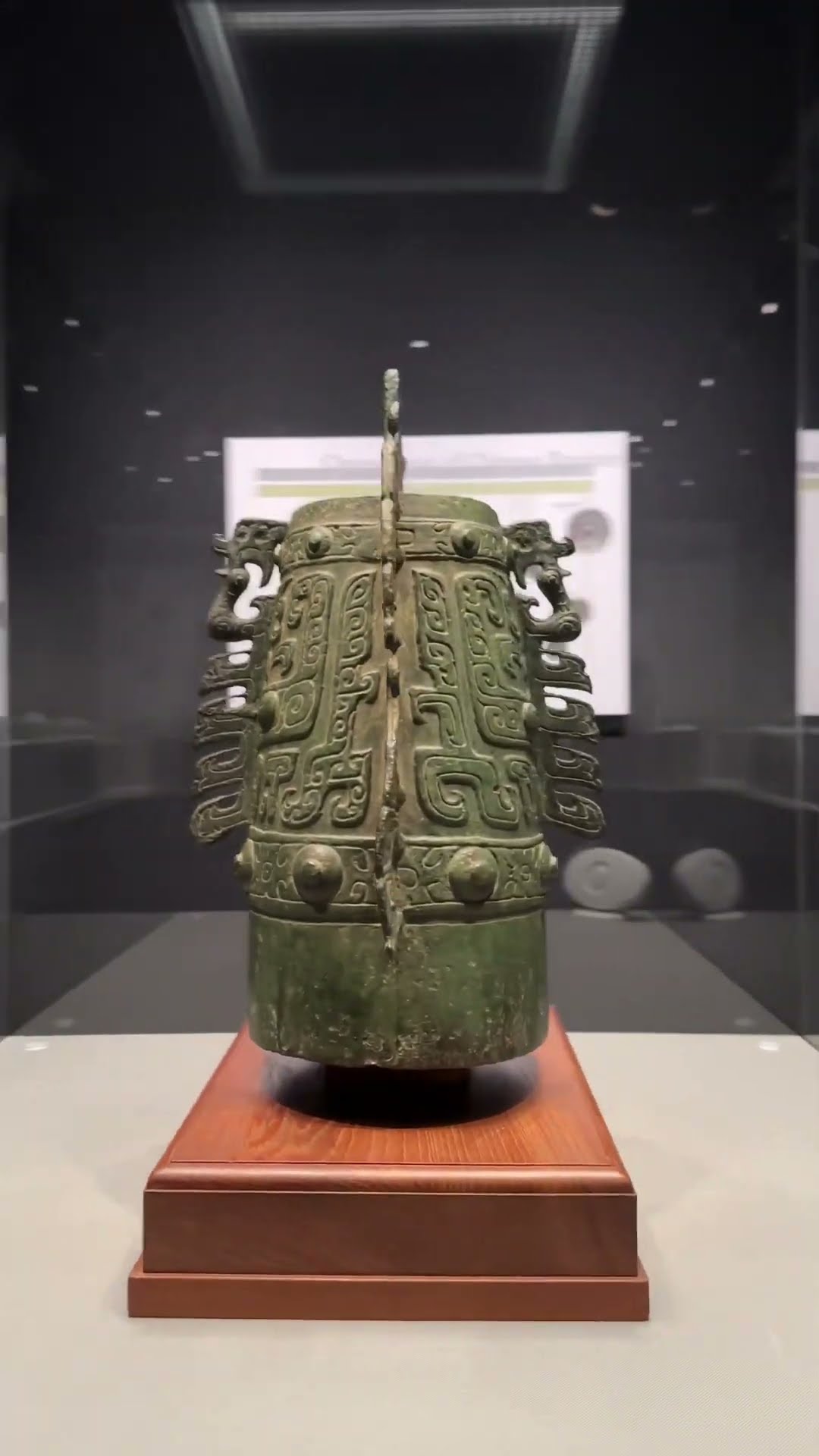 古代青銅器 4点セット Amazon.co.jp: 青銅器 骨董複製品 四羊方尊 KZ-S-016 : ホーム