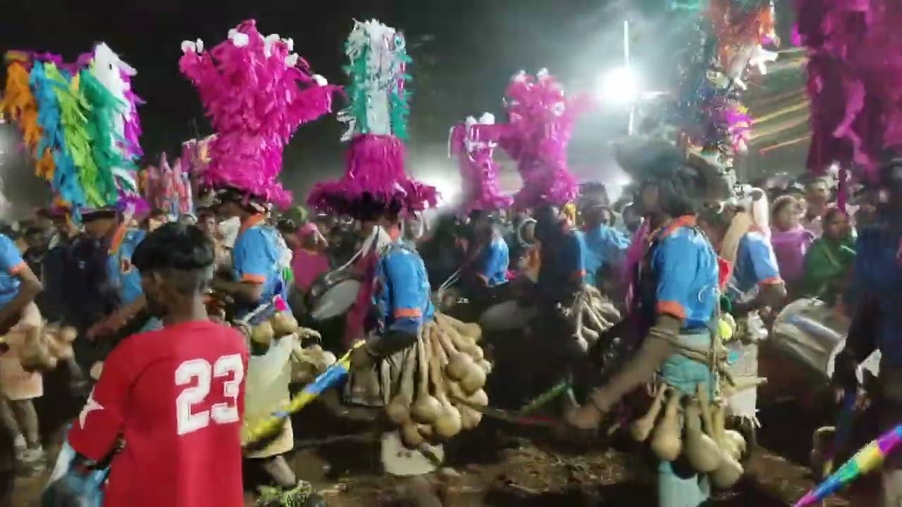 कालीबेल होळी मध्ये  खर्डा वाले  मोरखी  नाचताना..