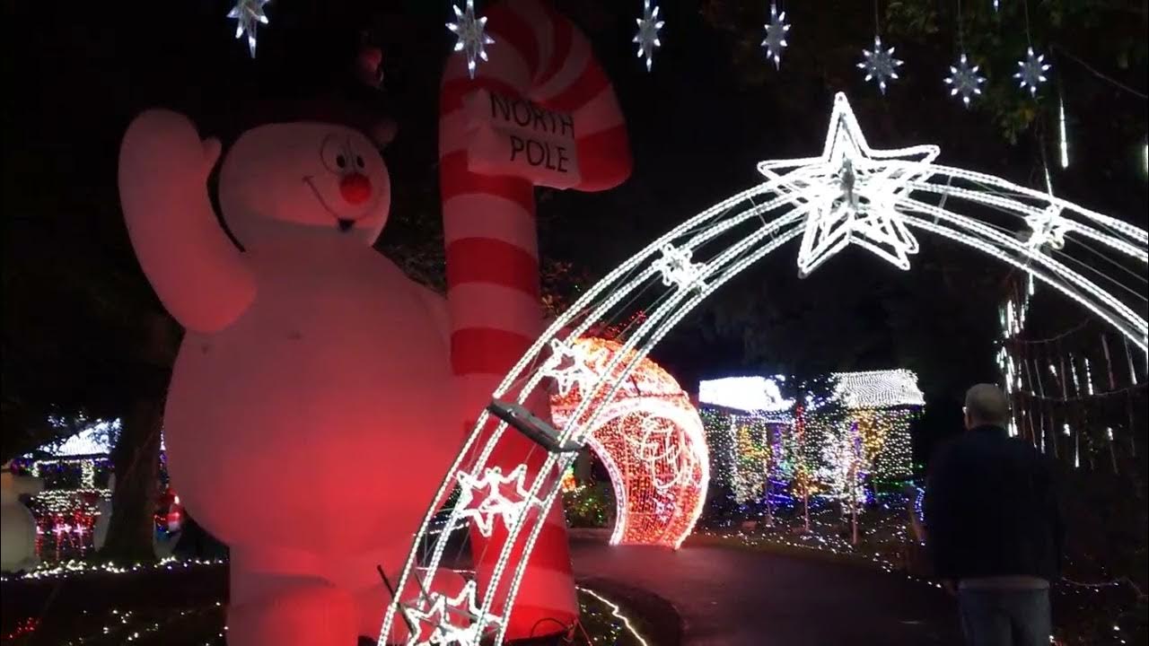 Christmas Lights Jacksonville FL front yard of a house located on 3710 Beauclerc Road! YouTube