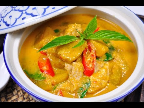 Pork and Pumpkin Curry (Thai Food) - Gang Kua Moo แกงคั่วฟักทองหมู