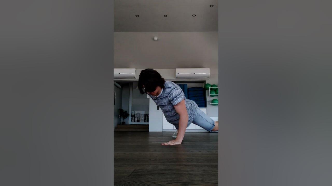 bodybuilder-does-left-arm-push-up-shorts-youtube