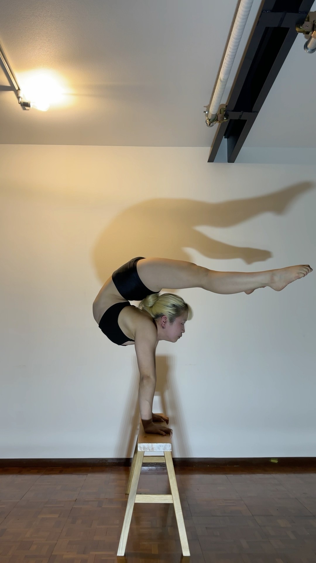 今日の腰結構いい感じかもꯁꯧ #rickmethod #handstandworkout