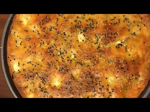 فيديو: كيفية عمل فطيرة الكمثرى والجبن