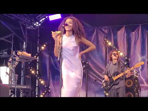 Olivia Dean Ladies Room Barn On The Farm Gloucester 01 07 23