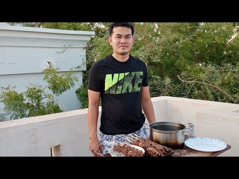 Video: Pikantní A Sladký Telecí Kebab