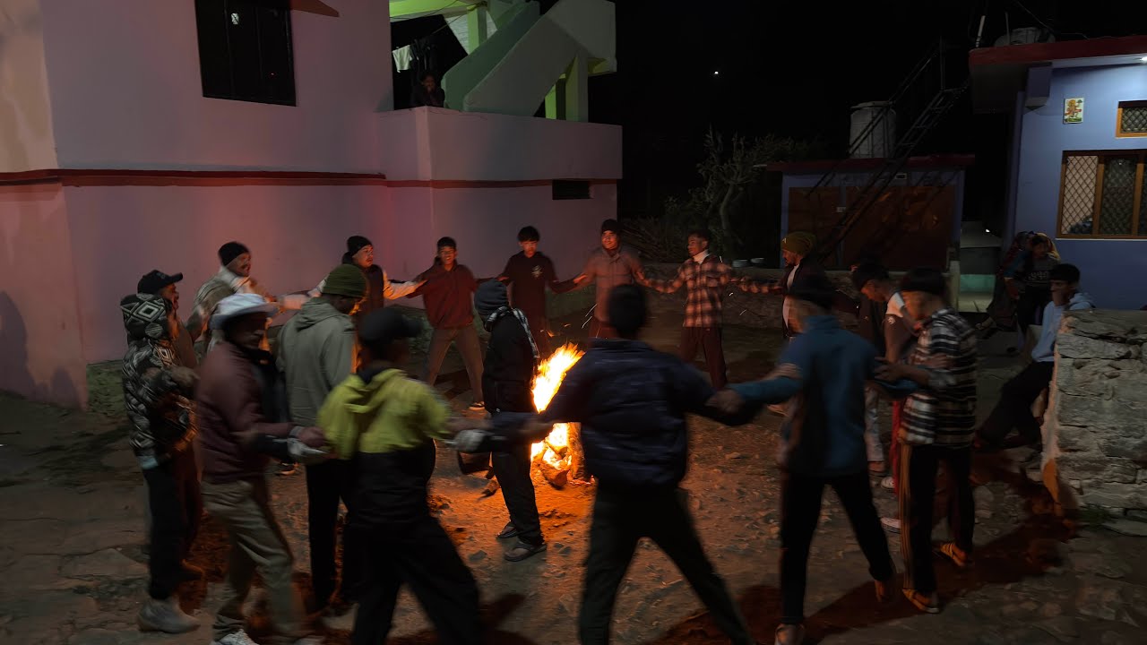  हनेरा गाँव में कैसी होती है रात की होली और चाचरी  क्यों हो गया लोगो का कम आना अब रात की होली में 