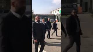 Reis Sedat Peker dostlarıyla Kosova sokaklarında Resimi