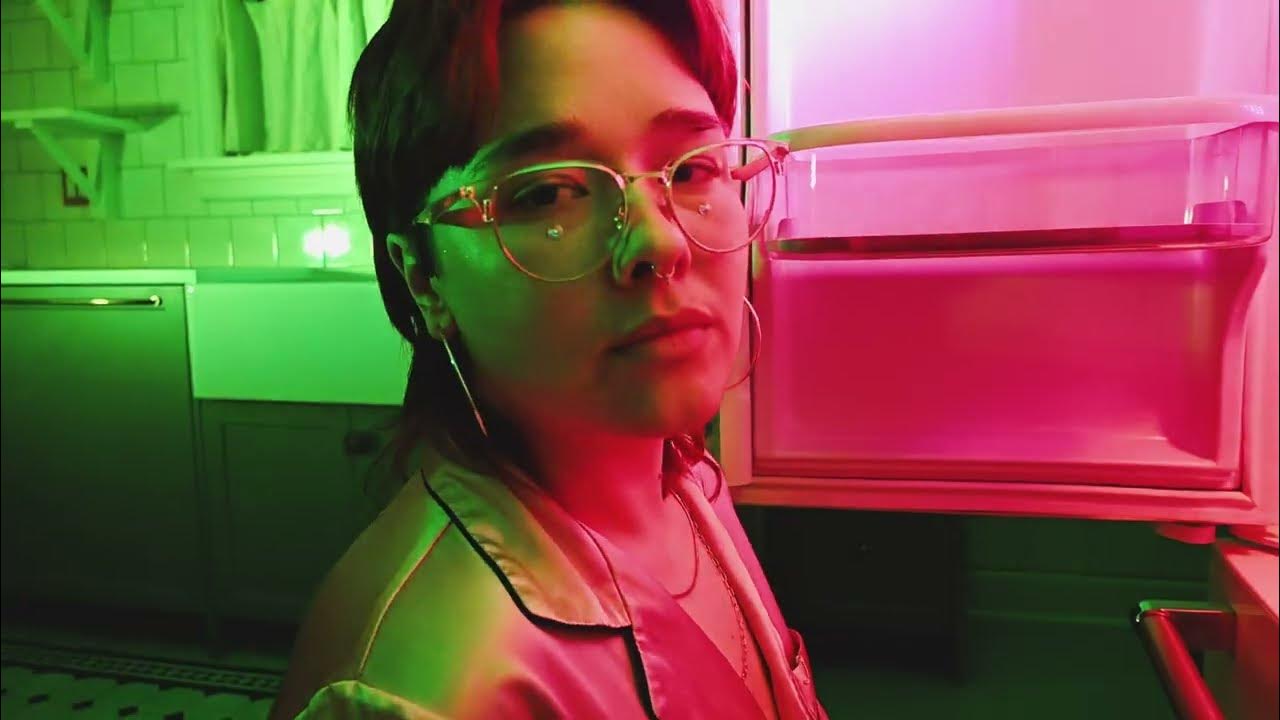 Glitterfox - La da da (Official Music Video) Glitterfox - La da da (Official Music Video)