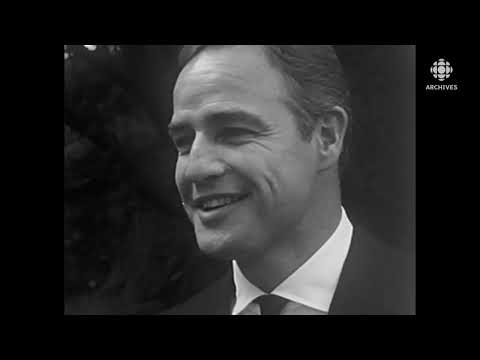 En 1965, Marlon Brando interviewé en français