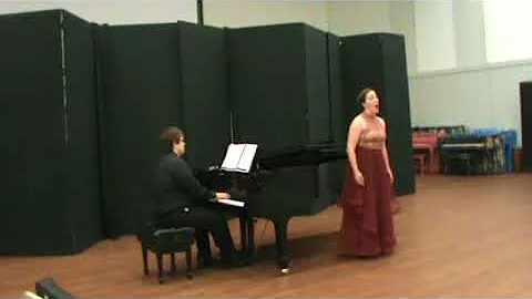 Rebecca Howerton: Ecco, respiro appena