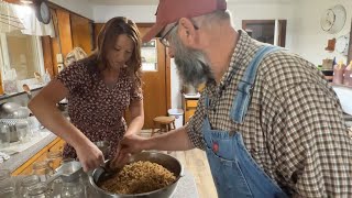 E6: Making Cracklings & Sausage is a Guenther Family Tradition: Come Along with me to Muddy Pond