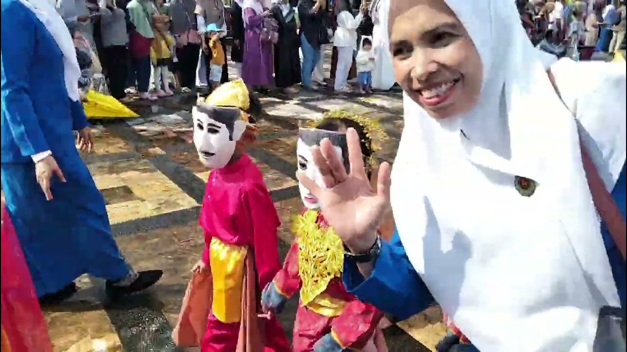 TK IT PADANG KEMANGI IKUT PAWAI TK NATUNA MERIAH DALAM RANGKA MEMPERINGATI HARI GURU NASIONAL 2025