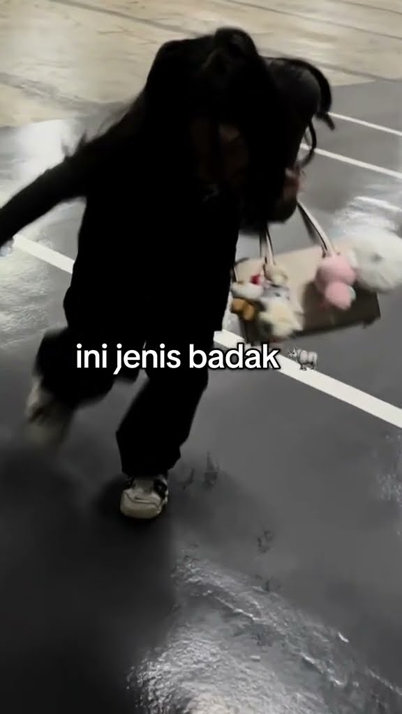 kasian mana masih kecil?