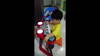 Early Learning Centre baby piano and drum review for children playing at home screenshot 4