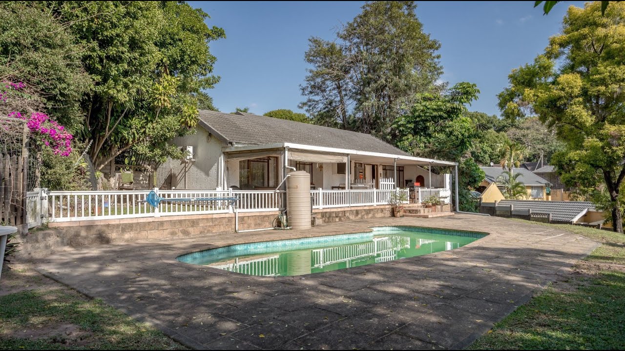 3 Bedroom House for sale in Queensburgh Pam Golding