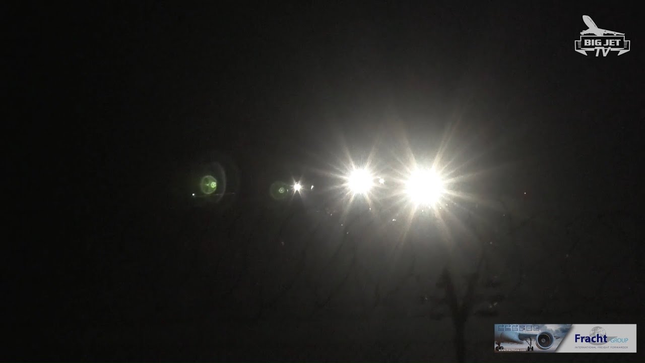 Play: An exciting, close-up look at a giant cargo plane landing