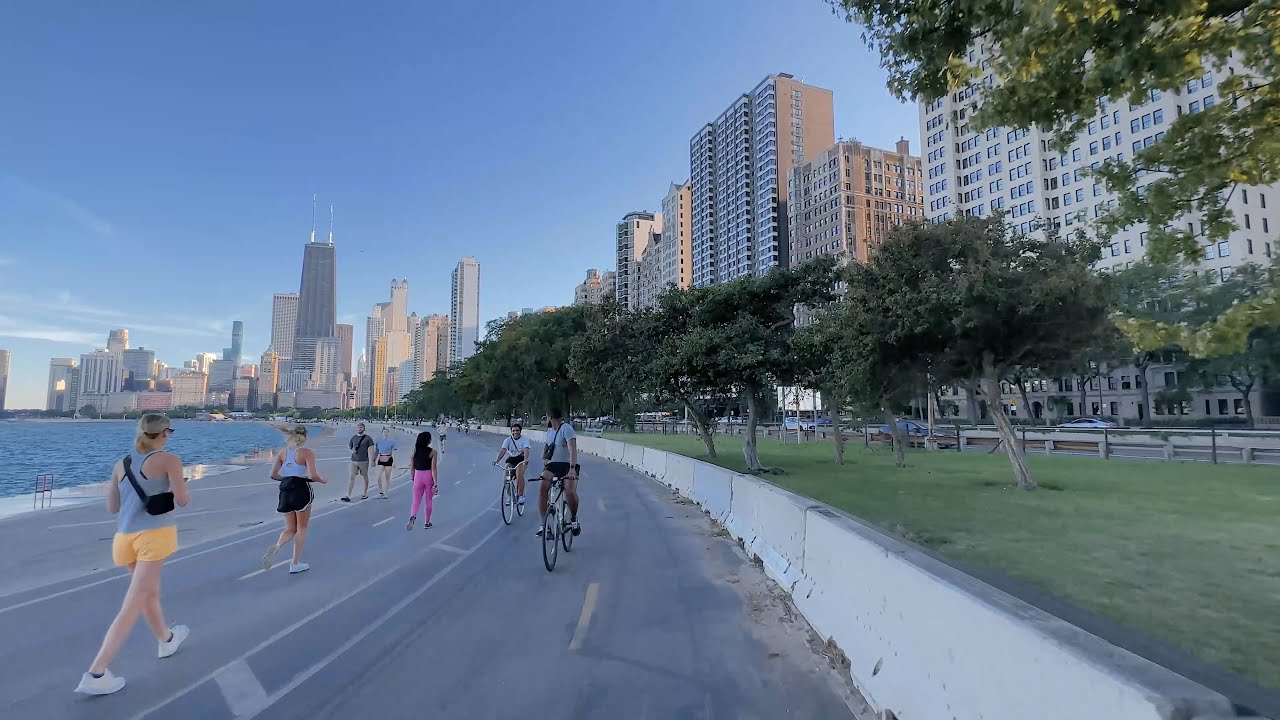 Exploring Chicago's Iconic Beauty: The Lakefront Bike Trail Experience