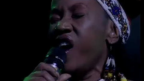 Busi Mhlongo - Yaphel'imali yami Live