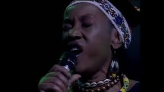 Busi Mhlongo - Yaphel'imali yami Live