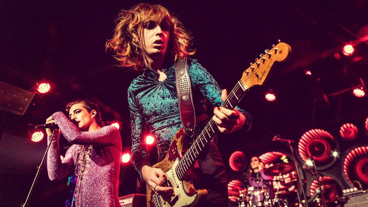 Måneskin performs live and talks about their first time in America