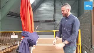Depuis 60 Ans, Lentreprise Dolley Stores Fabrique Les Célèbres Parasols De Deauville