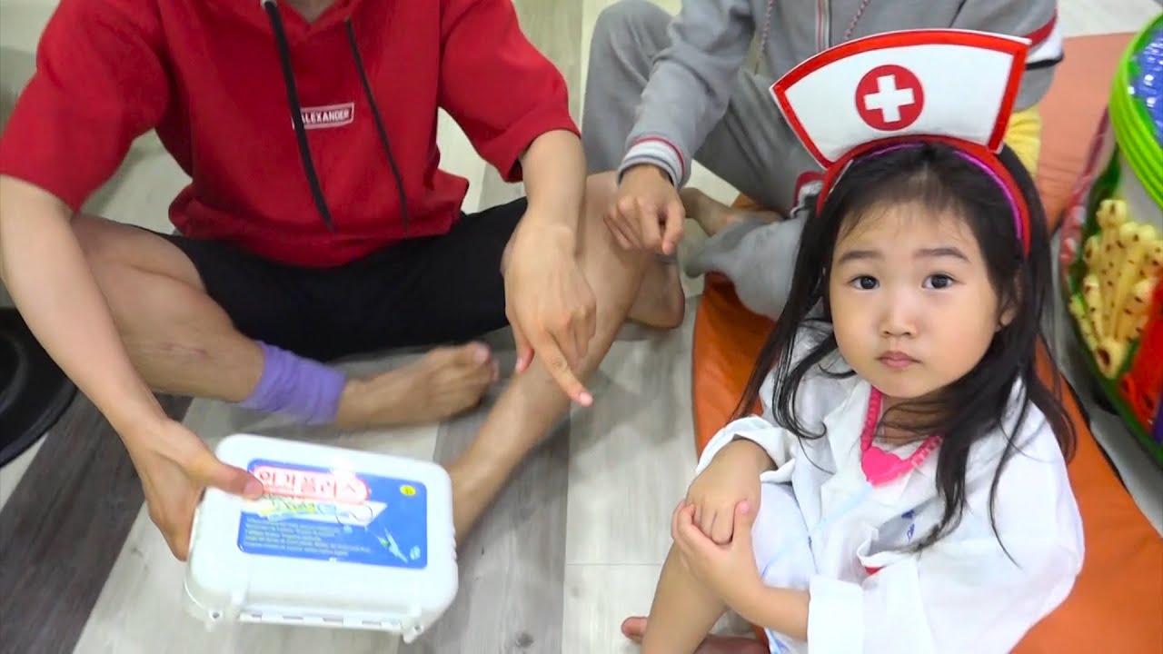 ボラムと手当ごっこ！赤ちゃん包帯まいて！屋内遊び場で楽しく遊ぼう