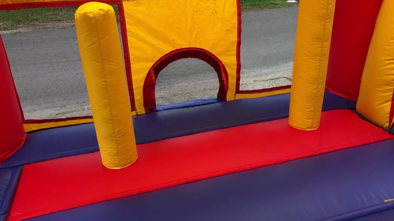 5-1 Mega Castle Combo from WaterSlidesAndBouncers.com - YouTube