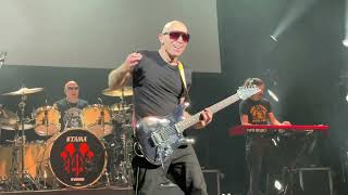 Joe Satriani - Crowd chant, Shapeshifting and Medley “ Live”