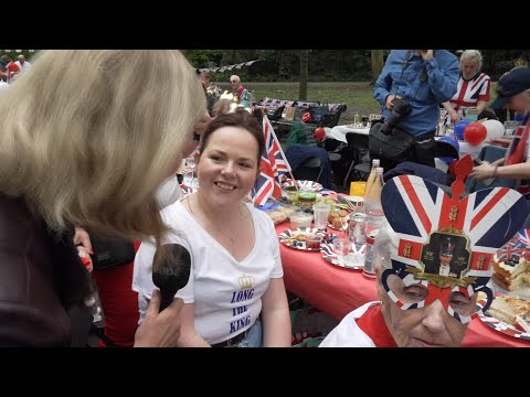 Celebrations continue in Britain with street parties | Coronation celebrations