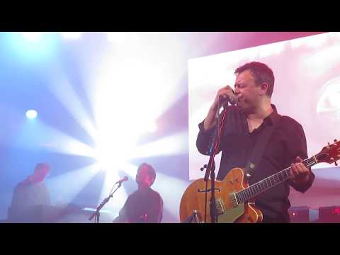 Hold Me Like A Heaven - Manic Street Preachers, Llandudno 01/05/18