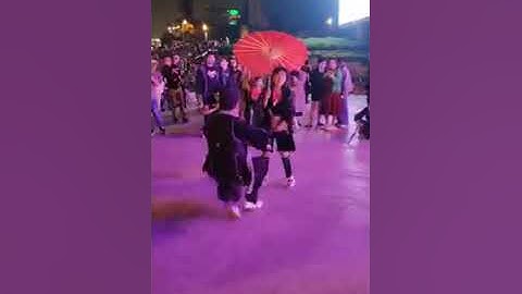 HT Chàng trai cô gái dân tộc H