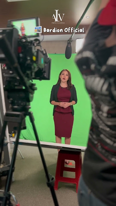 SHOOTING YUHUU NEWS ANCHOR