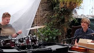 Finn Talisker and Cameron Conn - Live