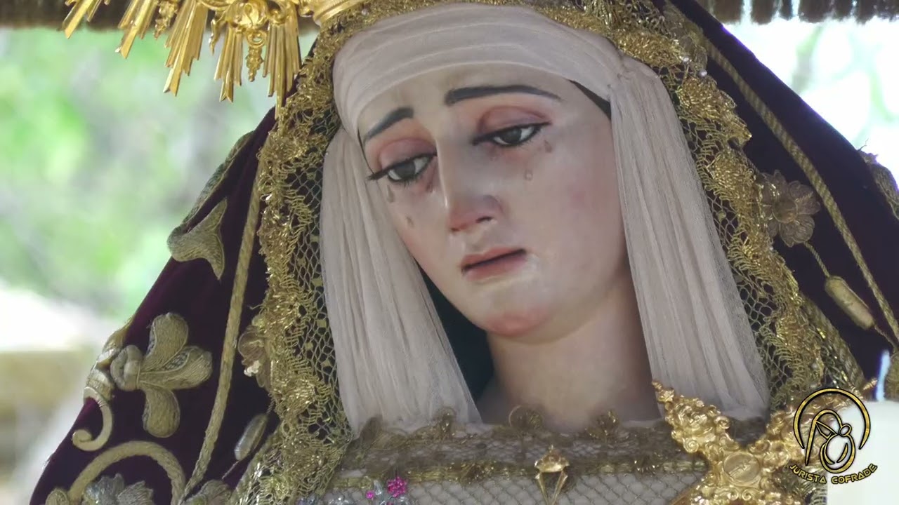 Jueves Santo 2022 Sevilla - Salida de Nuestra Señora de la Victoria (Hdad. Las Cigarreras)