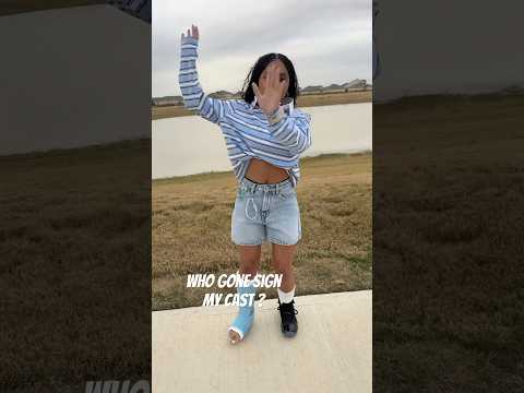 Who Gone Sign my Cast ? #shorts #injured