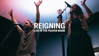 REIGNING – LIVE IN THE PRAYER ROOM | JEREMY RIDDLE