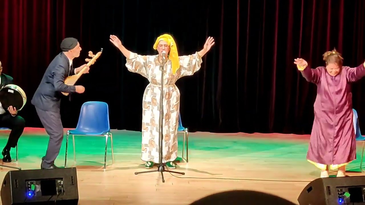 دنيا بوطازوت قنبلة الموسم العلوة فين ماليك شكون لي حاضيك الشرݣي و خديجة عدلي في مسرحية عايدة و زروال