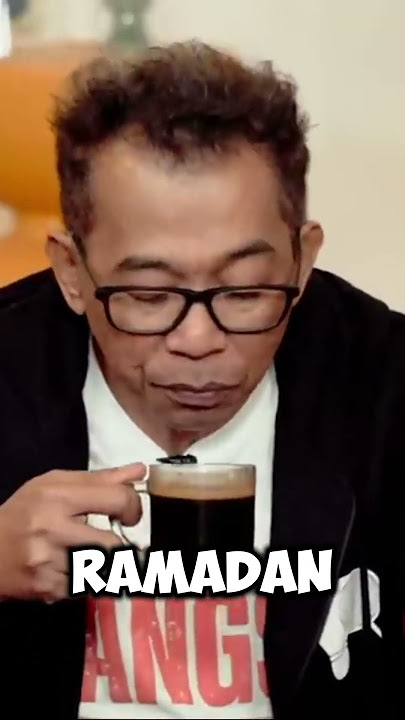DESTA GANGGUIN PAK JARWO LAGI NGOPI