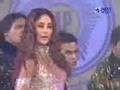 Shahrukh Khan Deepika Arjun & Kareena LIVE 2007