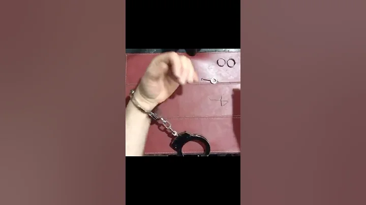 How to open handcuffs with a bobby pin #lockpicking #locksport #handcuffs #escapology