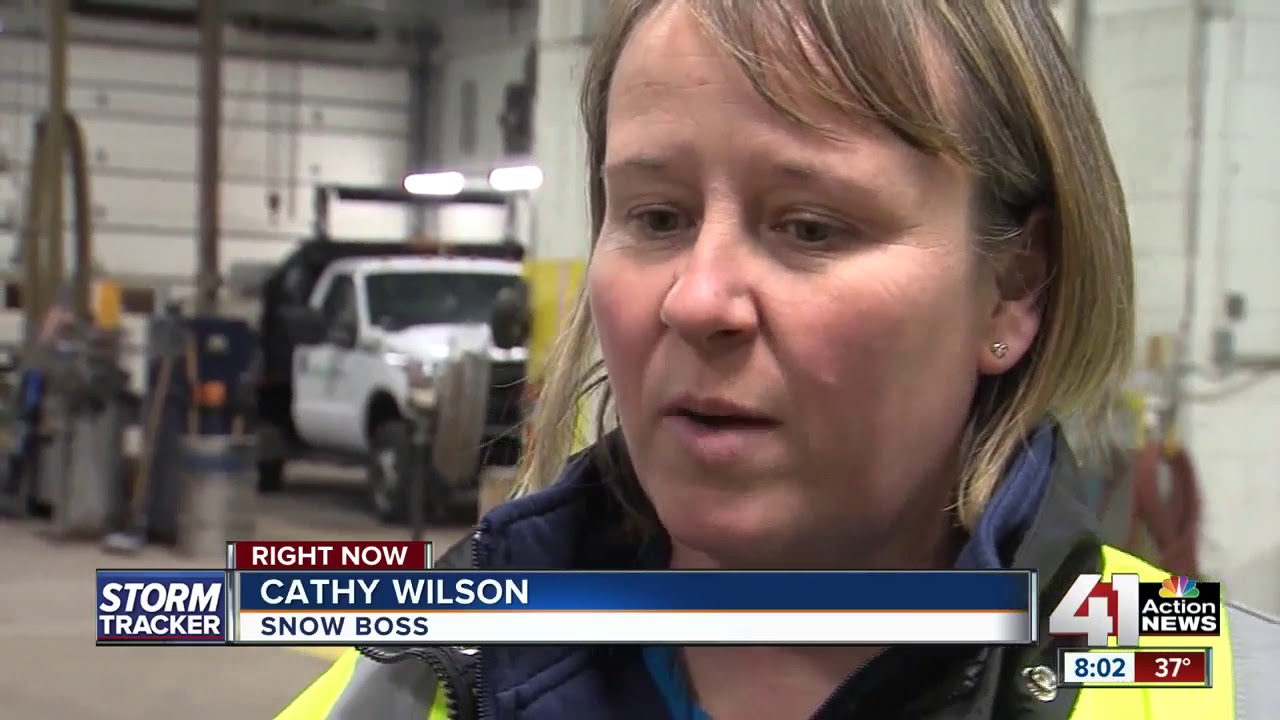 Road crews plan for icy conditions - YouTube