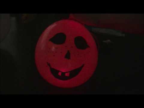 Wideo: Przemiany Balonów Na Halloween