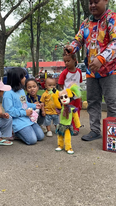 wow Boneka tali joget gemoy dilihatin sama gerombolan kaka cantik 🤗😍