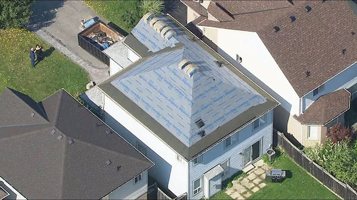 Roof of woman's home removed by mistake, company offers a 'deal' to fix it - DayDayNews